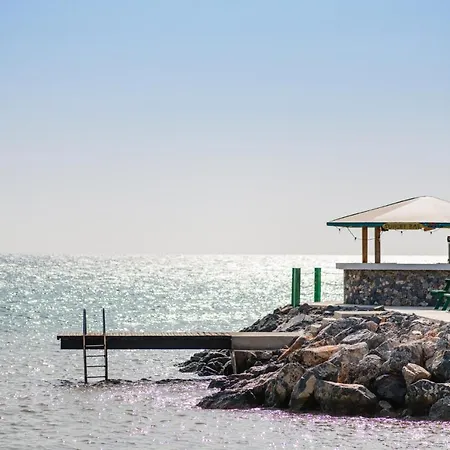 Thalassa Beach Private Pool شقة